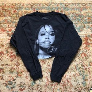Black long sleeve crop top, Aaliyah 1997 share my world tour tee.